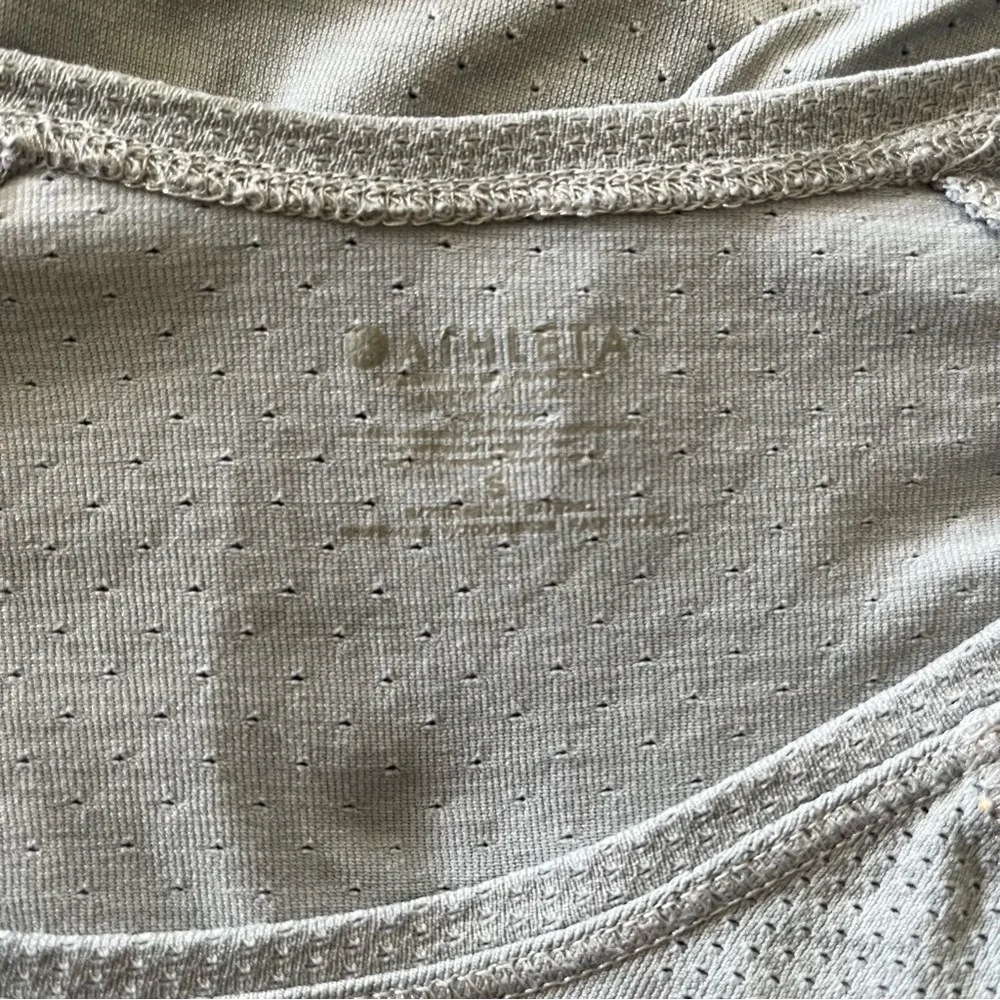 Athleta workout tee shirt - Picture 5 of 5